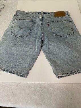 Levi’s Red Tag 405 Light Denim Jean Longer Length Shorts Sz W32